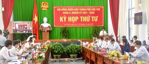 Tập trung kiểm soát hiệu quả dịch COVID-19, thích ứng an toàn, linh hoạt để khôi phục và phát triển kinh tế - xã hội