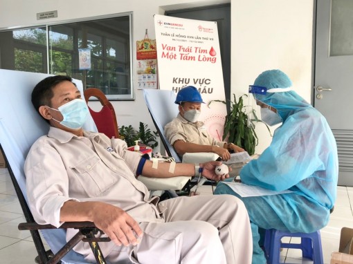 Nhiệt điện Cần Thơ hưởng ứng Tuần lễ Hồng EVN lần VII