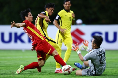 Thắng Malaysia 3-0, Việt Nam vươn lên đầu bảng B