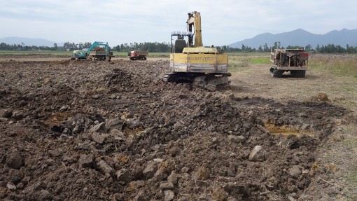 An Giang: Bắt quả tang nhóm người khai thác đất mặt ruộng trái phép