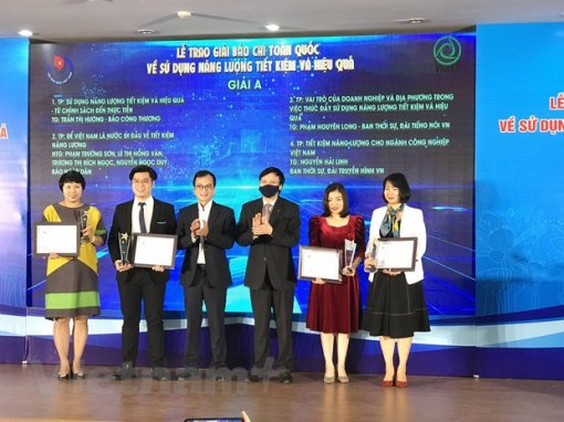 Trao giải thưởng báo chí tuyên truyền về sử dụng năng lượng tiết kiệm và hiệu quả Trao giải thưởng báo chí tuyên truyền về sử dụng năng lượng tiết kiệm và hiệu quả