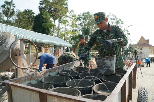 Phát huy truyền thống, cống hiến tài năng, xứng danh “Bộ đội Cụ Hồ”