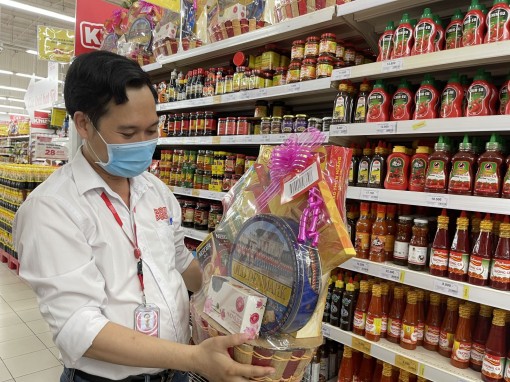 Chọn giỏ quà Tết trao gửi yêu thương