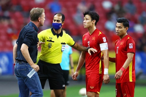 “Cửa hẹp” nhưng vẫn “mở” cho thầy trò ông Park