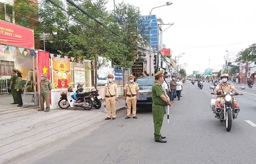 Nguy hiểm khi điều khiển phương tiện mà không chú ý quan sát