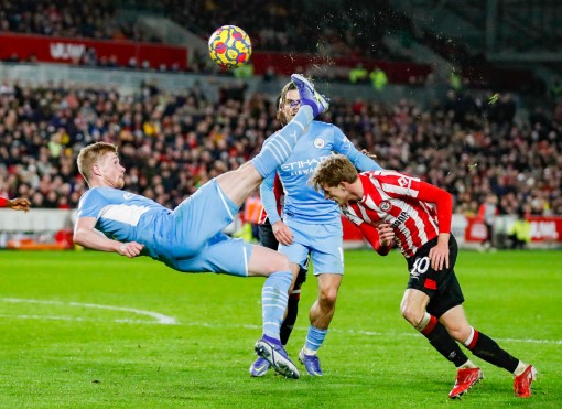 Manchester City thống trị EPL trong năm 2021