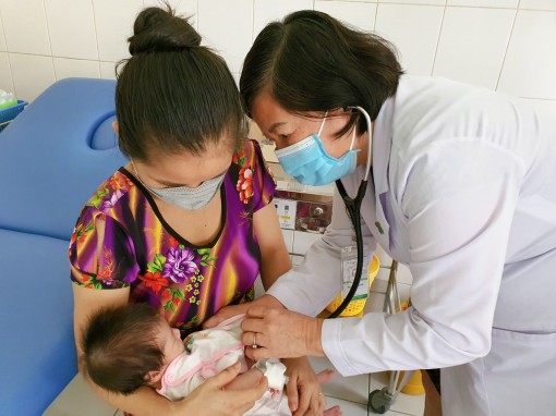 Nôn ói - dấu hiệu nghi ngờ của rối loạn điện giải ở trẻ sơ sinh