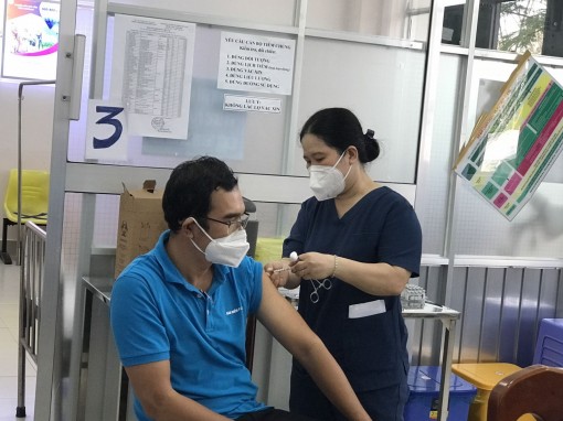 Chủ động ứng phó biến chủng Omicron, giảm tử vong do COVID-19