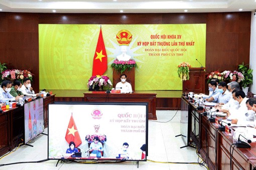 Quốc hội thảo luận sửa đổi, bổ sung một số điều của 8 luật và chủ trương đầu tư đường cao tốc Bắc - Nam phía Ðông