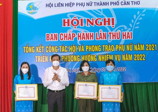 Xây dựng tổ chức Hội vững mạnh, phát huy vai trò phụ nữ trên các lĩnh vực