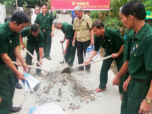 Cựu chiến binh tham gia đảm bảo an toàn giao thông