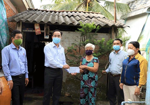 PHONG ÐIỀN <br> Ðể nhà nhà đều có Tết</br>