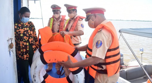 Nỗ lực giữ gìn trật tự, an toàn giao thông trên tuyến đường thủy