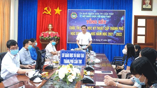 Trao giải Cuộc thi Khoa học kỹ thuật cấp thành phố học sinh trung học