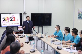 Thủ tướng Phạm Minh Chính kiểm tra công tác ứng trực Tết của lực lượng công an, y tế thành phố Hà Nội