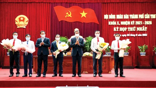 Kịp thời ban hành chính sách phát triển kinh tế, bảo đảm an sinh xã hội