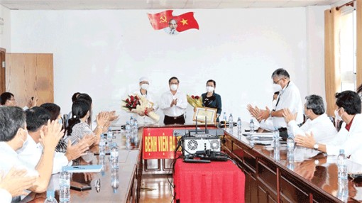 Kiên cường, không lùi bước...