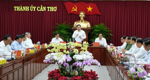 Tập trung thực hiện ngay nhiệm vụ chính trị, phục vụ tốt nhu cầu nhân dân