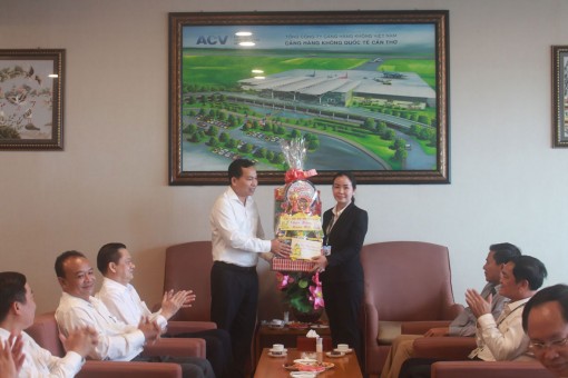 Lãnh đạo thành phố thăm và chúc Tết doanh nghiệp nhân dịp đầu xuân