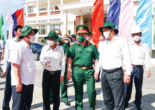 Chăm lo, động viên thanh niên chuẩn bị nhập ngũ