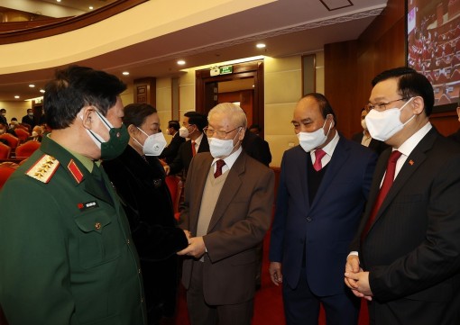 Bộ Chính trị gặp mặt các đồng chí nguyên lãnh đạo cấp cao của Đảng, Nhà nước