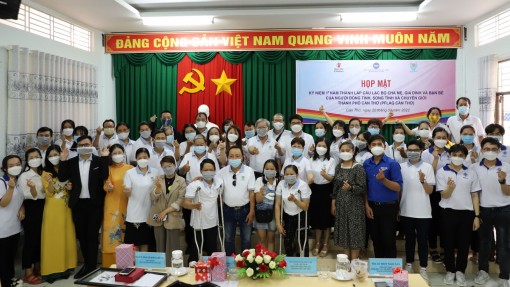 Kỷ niệm 1<sup>+</sup> năm thành lập Câu lạc bộ Cha mẹ, Gia đình và Bạn bè của người đồng tính, song tính và chuyển giới TP Cần Thơ