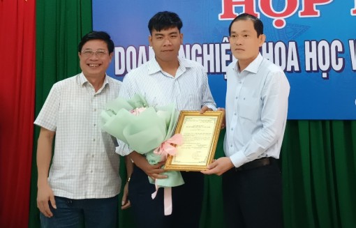 Họp mặt, tháo gỡ khó khăn cho doanh nghiệp khoa học
và công nghệ