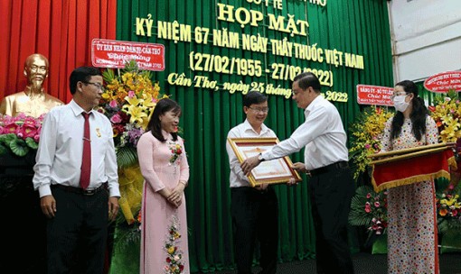Họp mặt kỷ niệm 67 năm Ngày Thầy thuốc Việt Nam