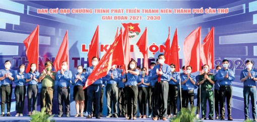 Khởi động Tháng Thanh niên và phát động thi đua chào mừng Đại hội Đoàn các cấp