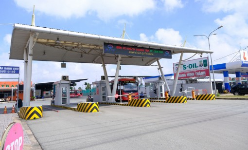 Giá xăng dầu tăng, doanh nghiệp vận tải “đau đầu”