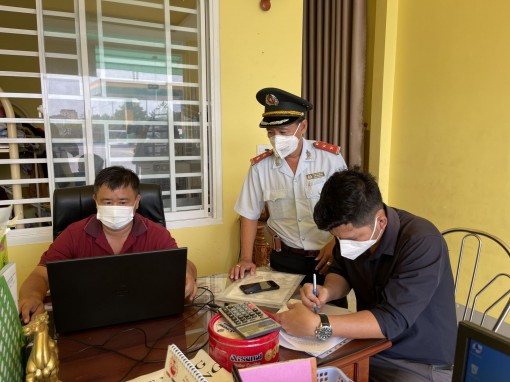 Xăng dầu vẫn thiếu cục bộ tại các điểm kinh doanh lẻ