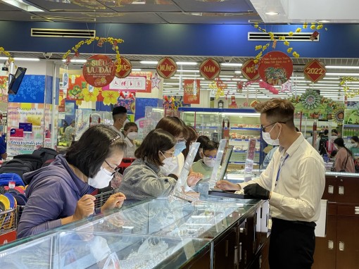 Chọn quà cho ngày 8-3