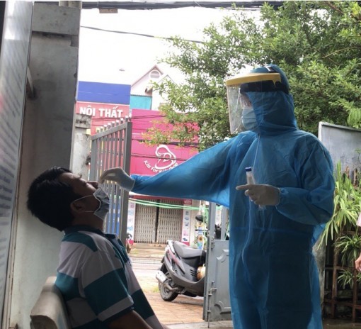 Người lao động tham gia bảo hiểm xã hội, mắc COVID-19, được hưởng chế độ nào?