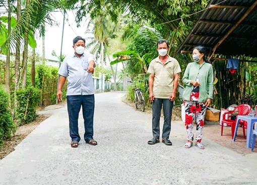 Bí thư chi bộ gương mẫu