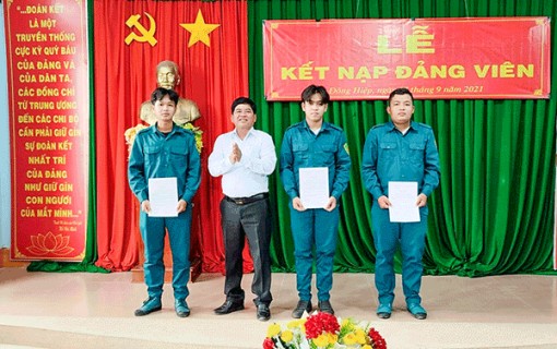 Phát triển đảng viên ở địa bàn dân cư khó khăn