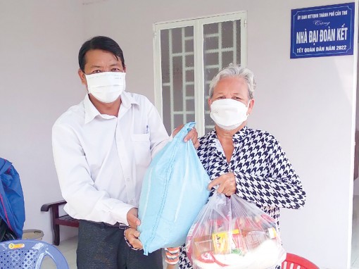 Điểm tựa của người nghèo