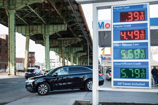 Mỹ cấm nhập dầu từ Nga: Ai thiệt?