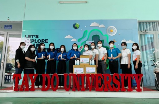 Intershop viết tiếp hành trình 8-3, tặng hơn 700 phần quà yêu thương phái nữ