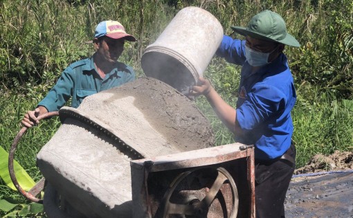 Tuổi trẻ chung sức giữ gìn trật tự an toàn giao thông