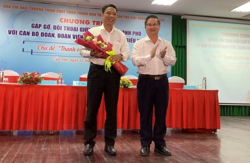 Lãnh đạo thành phố gặp gỡ, đối thoại với đoàn viên, thanh niên tiêu biểu