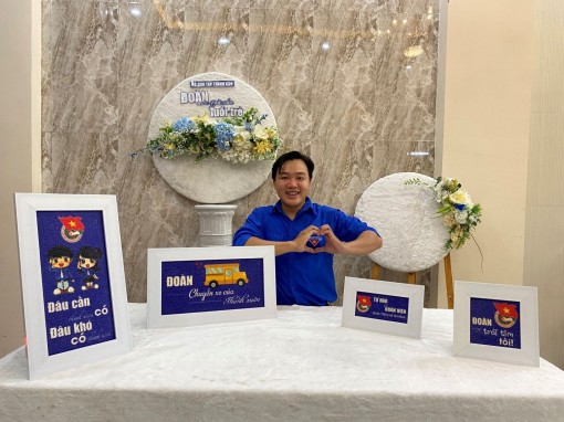 Ra mắt bộ sưu tập tranh gạo “Đoàn - Món quà của tuổi trẻ”