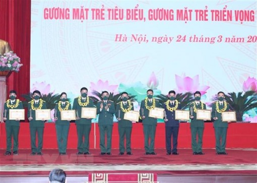 Quân ủy Trung ương tuyên dương 10 gương mặt trẻ tiêu biểu toàn quân