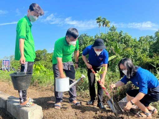 Tự hào và cống hiến