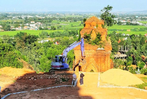 Tổn thương di sản!