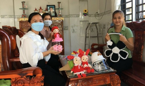 “Bén duyên” nghề móc len