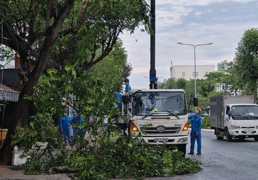 Ðề phòng mưa lớn kèm theo gió mạnh gây sập, tốc mái nhà dân