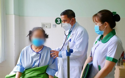 Điều trị bệnh nhân ho ra máu do phổi biệt lập hiếm gặp