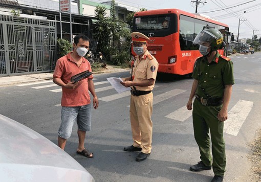 Xử lý nghiêm vi phạm chở hàng quá tải trọng, quá khổ giới hạn