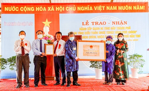 Ðình Phú Luông đón nhận Bằng xếp hạng Di tích kiến trúc nghệ thuật cấp thành phố
