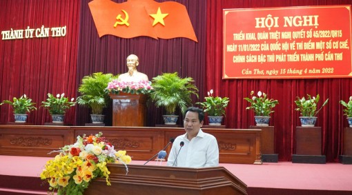 Phát huy sức mạnh của hệ thống chính trị và nhân dân để thực hiện có hiệu quả các nghị quyết của Trung ương về xây dựng và phát triển TP Cần Thơ